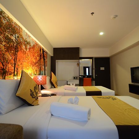 Solace At Srinakarin Hotel Бангкок Экстерьер фото